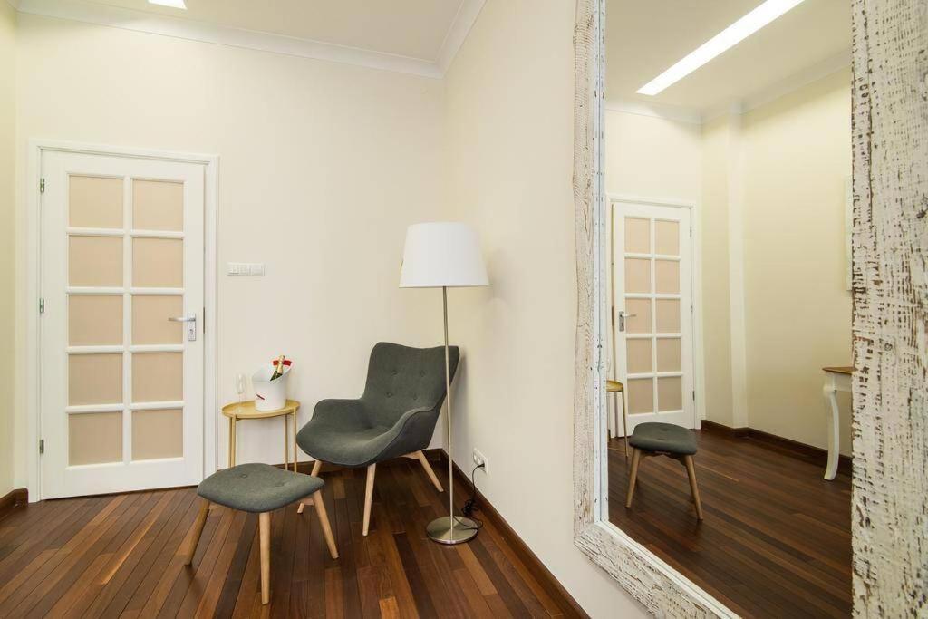 Apartamenty-Mi Happy Warszawa Exteriör bild